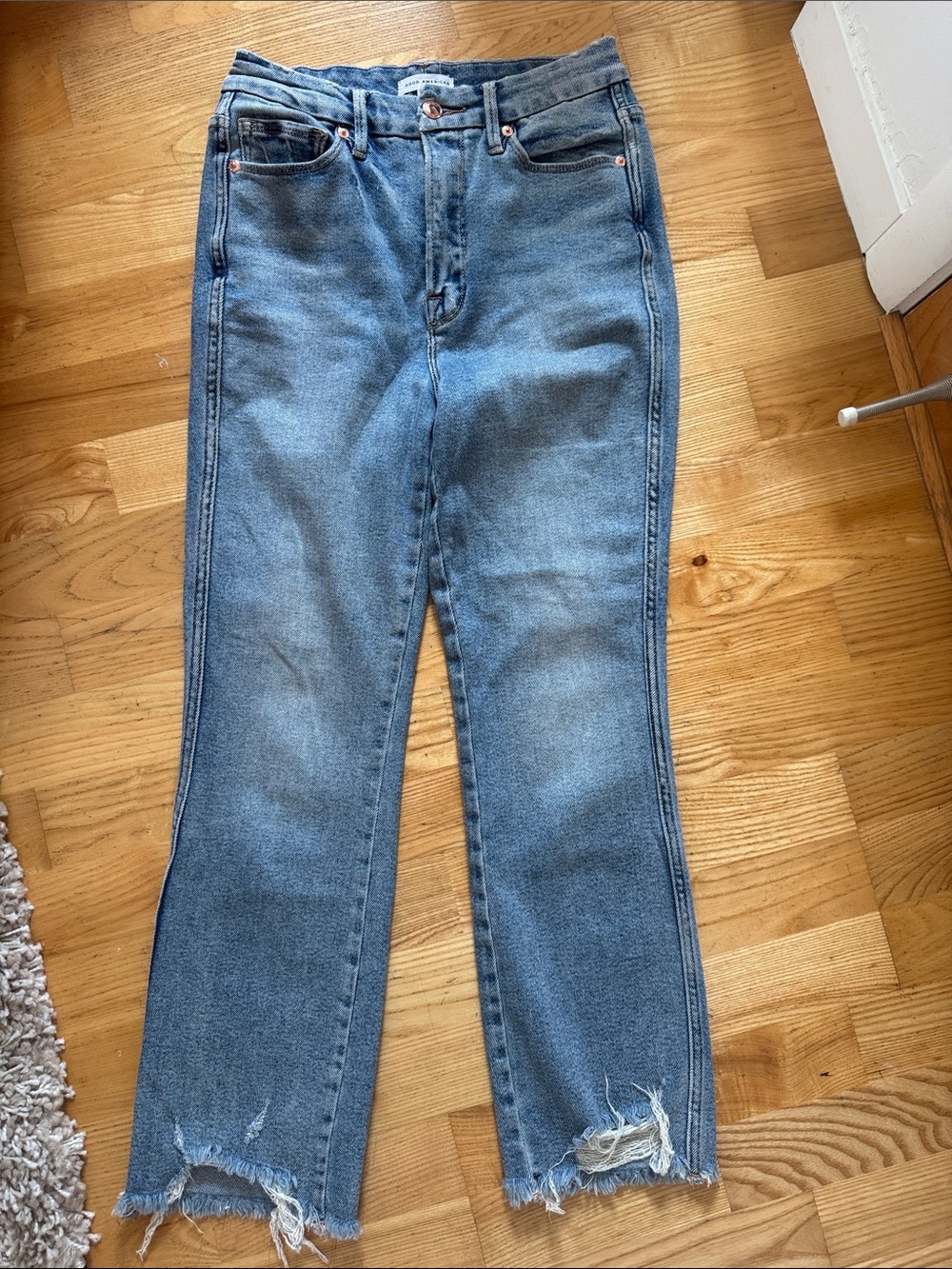 Good American Good Curves Straight Jean Natural Fray Hem